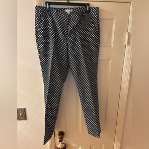 🖤New York & Company Black and White Patterned Dress Pants🤍